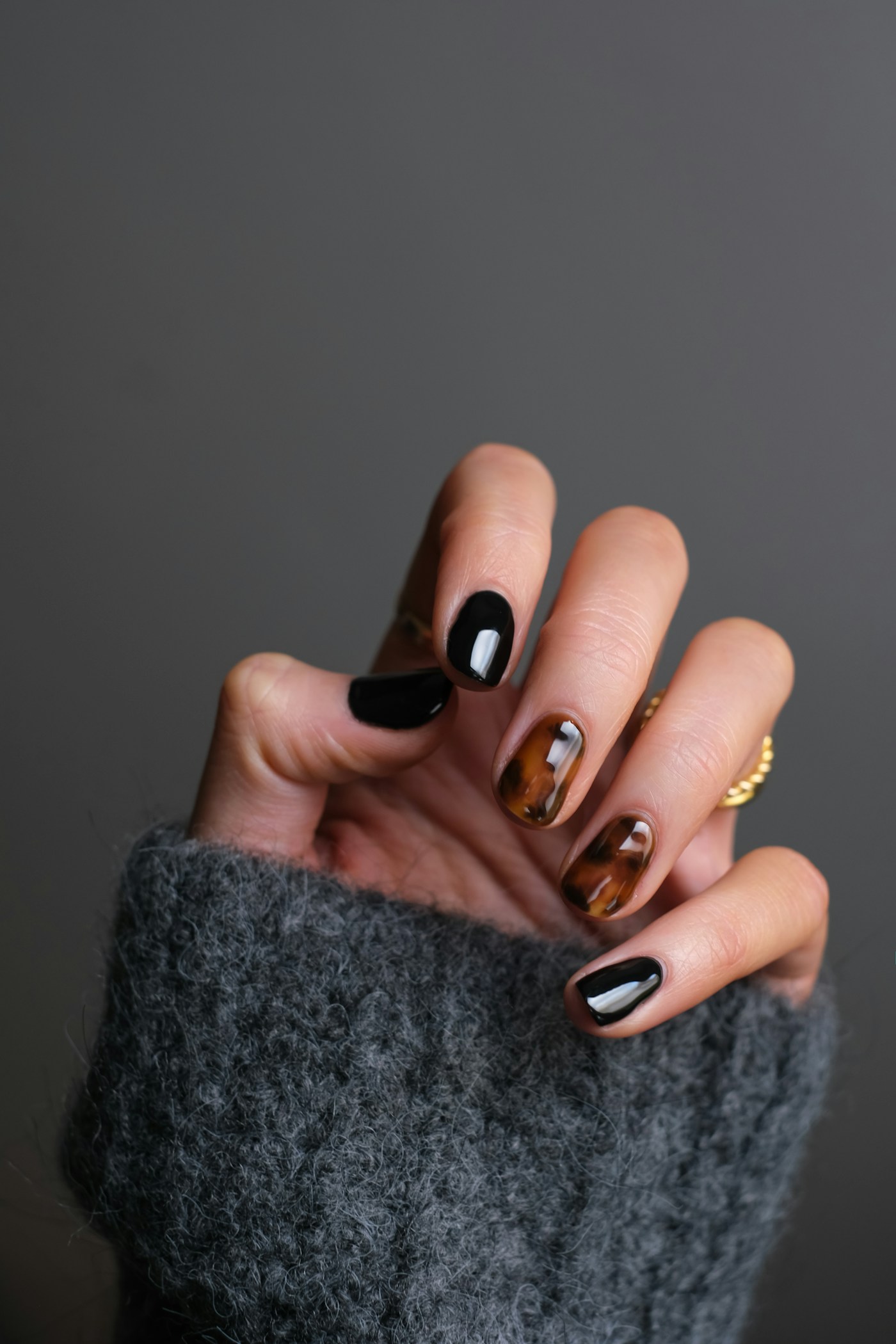 Gel noir et écaille de tortue
